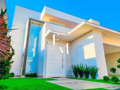 Casa à venda em Maringá, com 4 suítes, 1 banheiro, lavabo, lavanderia, home theather, piscina com hidromassagem, churrasqueira, energia solar, aquecimento de água, no Jardim Monte Rei