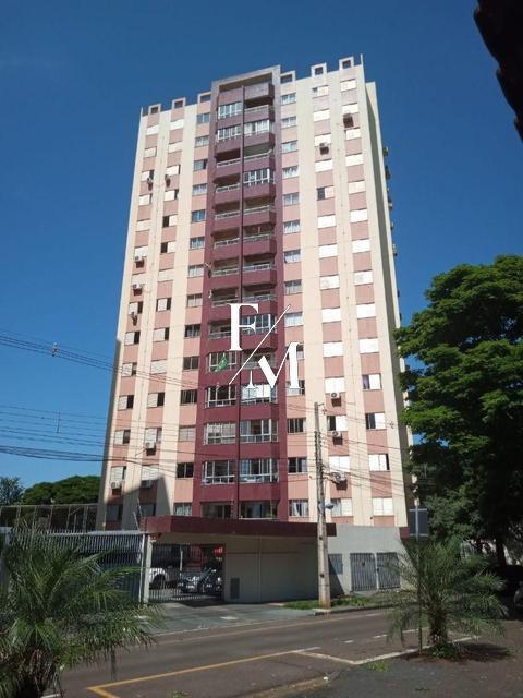 Apartamento à venda em Maringá, zona sul, 3 quartos sendo 1 suíte, 1 banheiro, churrasqueira, piscina, semi mobiliado